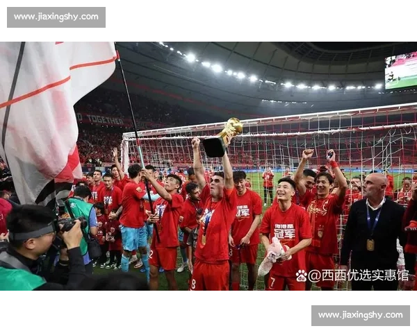 泰达对阵恒大焦点之战引爆中超格局与争冠悬念再升级赛季风云走向